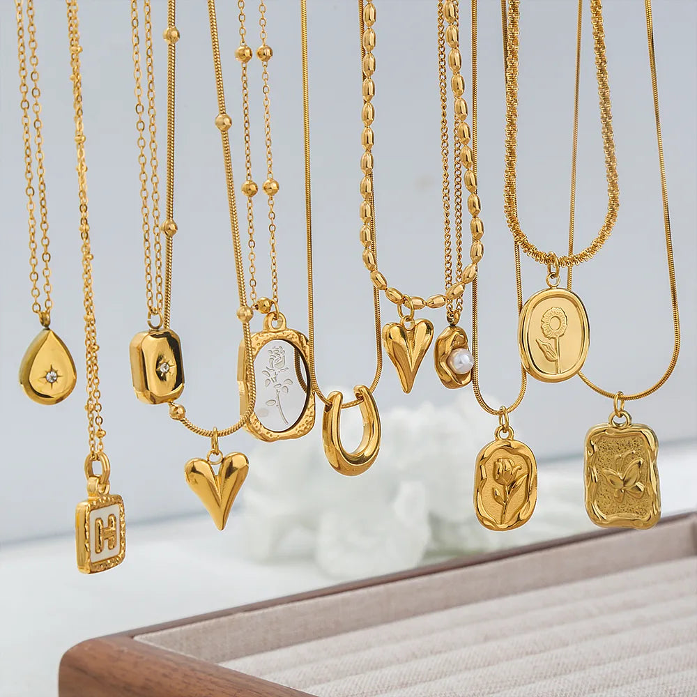 Ion Plating (IP) Floral Butterfly 304 Stainless Steel Simple Style Classic Style Waterproof Non Tarnish 304 Stainless Steel Pendant Necklace