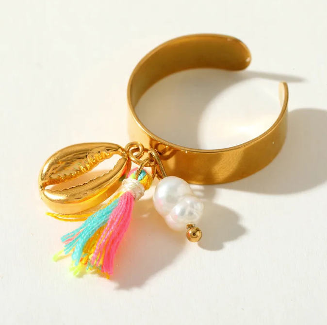 Shell Dream Tassle Ring