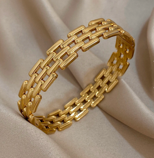 Solene Geometric Cuff
