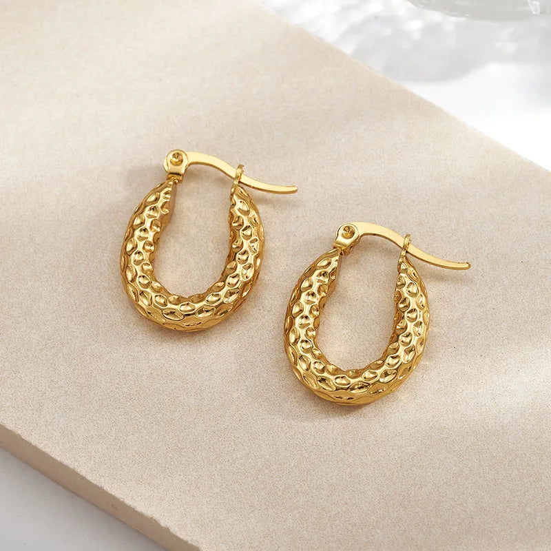 Élan Minimal U Earrings