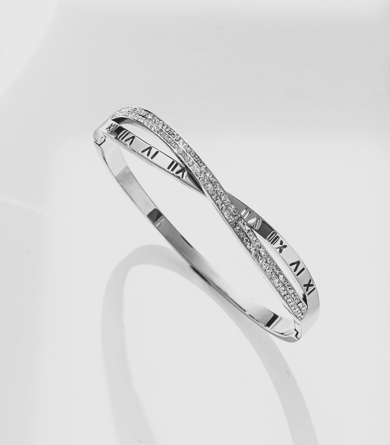 Noble Curve Bangle