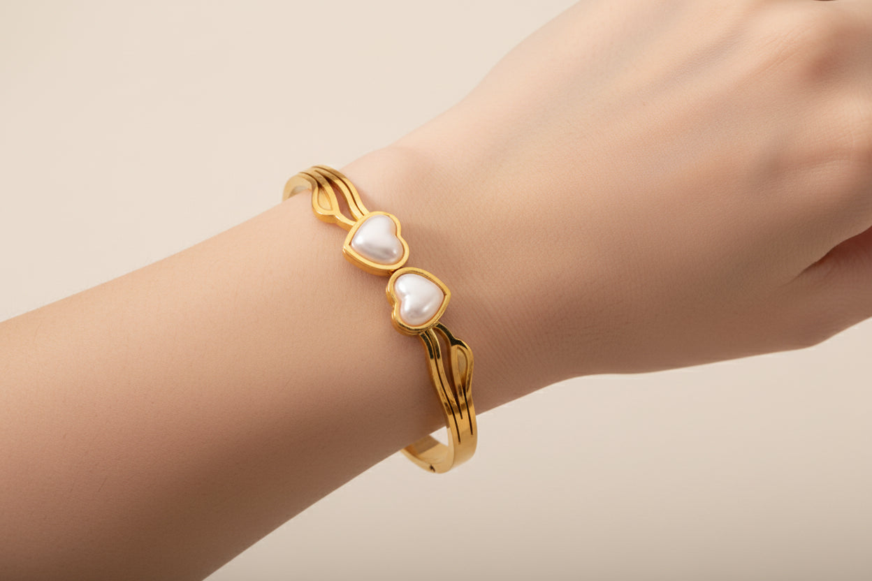 Amora Heart Bangle